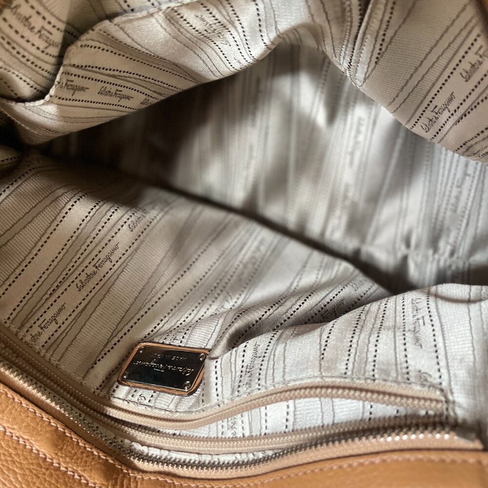 Salvatore Ferragamo Sofia bag in beige leather - Picture 6 of 9